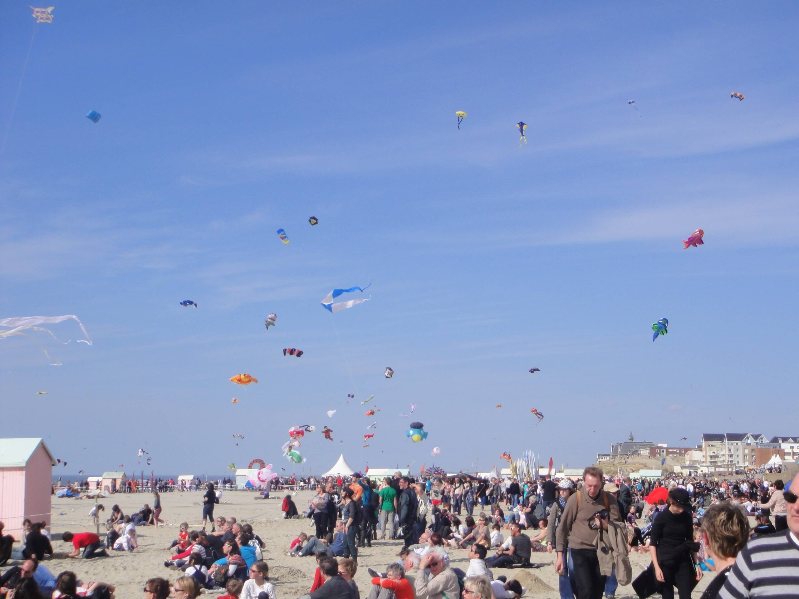 La plage de Berck sur la Côte d'Opale lors du week-end de la Rencontre Internationale des Cerfs Volants